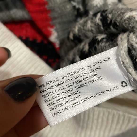 Massimo Supply Co Fair Isle Sweater with Polar Bears - Picture 10 of 16